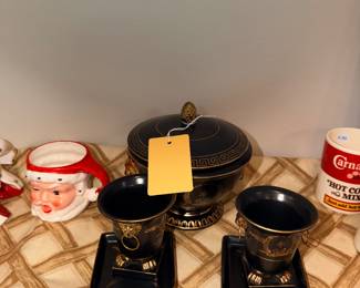 Items Located In The Kitchen Dining Room