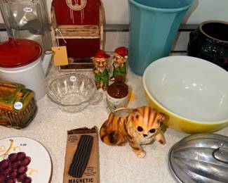 Items Located In The Kitchen Dining Room