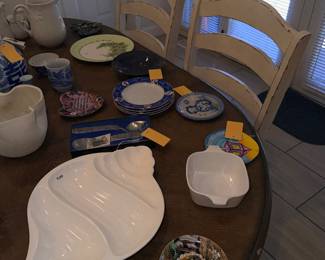 Items Located In The Kitchen Dining Room