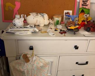 Items Located In The 2nd Bedroom