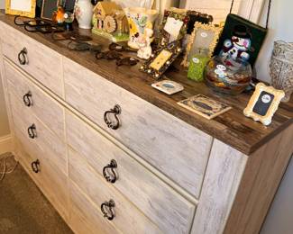 Items Located In The 3rd Bedroom