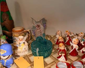 Items Located In The Kitchen Dining Room