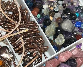 KFF006 Jewelry Making! Beading Looms, Pearls, Semi-precious Stones, And Beads