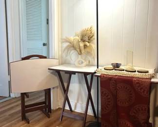 KFF011 Multicolor Floor Lamp, Tray Tables, & Decor Items
