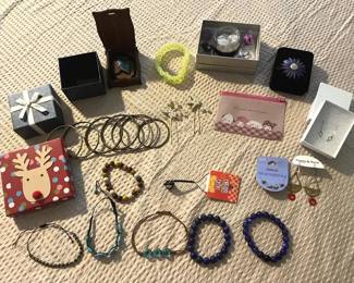 KFF023 Costume Jewelry And Gift Boxes