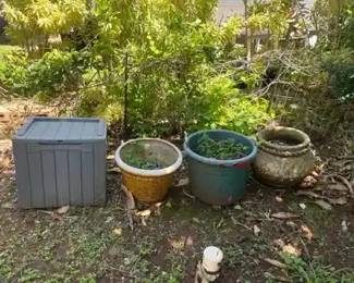 KFF004 Large Garden Pots & Storage