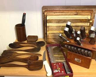 KFF046 Wood Block With Knives And Cutting Boards