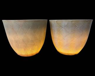 33 SolarPoweredIlluminatedTexturedGeometricResinPlanters