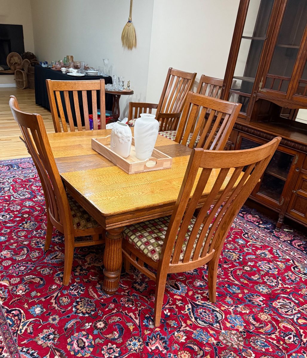 Antique Oak Dining Table, 4 Leaves 8 Chairs