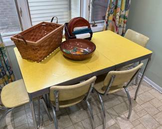 Vintage Formica Table, 6 chairs