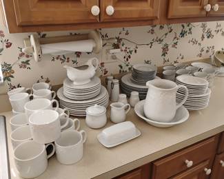 Multiple Sets of Everyday & Formal China Patterns
