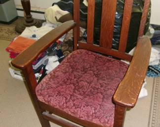 OAK ARM CHAIR