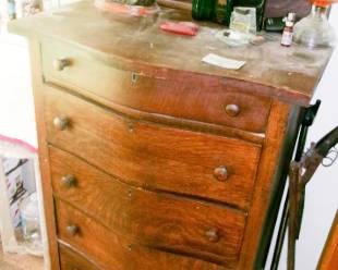 OAK CHEST