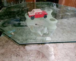 RESIGN FISH DINING TABLE