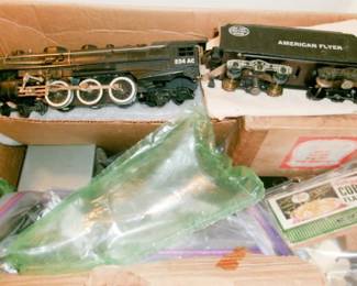 AMERICAN FLYER TRAIN SET
