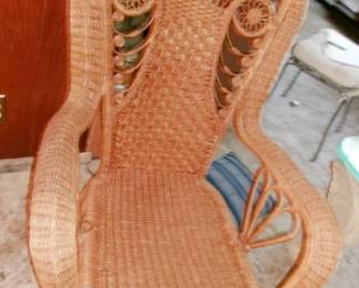 WICKER CHAIR