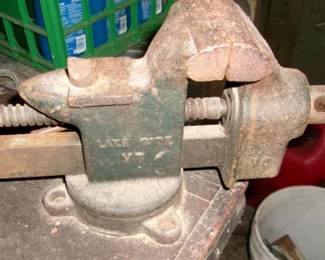 LAKE SIDE BENCH VISE