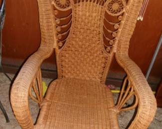 WICKER ARM CHAIR