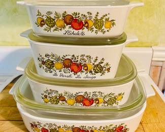 8 piece Corning-ware.