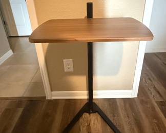 Modern Accent Side Table with Wooden Top and Tripod Base