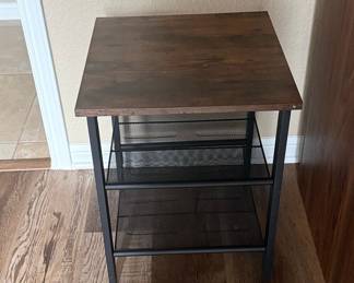 Industrial Style 3-Tier End Table with Mesh Shelves