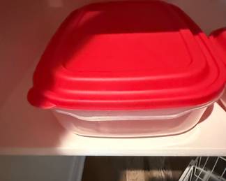 Rubbermaid TakeAlongs Food Storage Container with Red Lid, 1.25 Cup