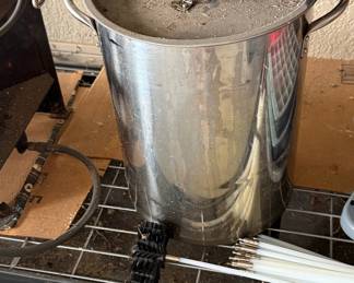 Stainless Steel Brew Kettle with Lid
