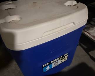 Igloo Laguna 60-Quart Roller Cooler