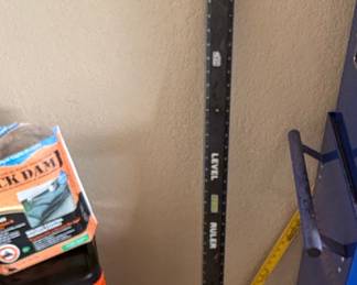 Hyper Tough Level Ruler