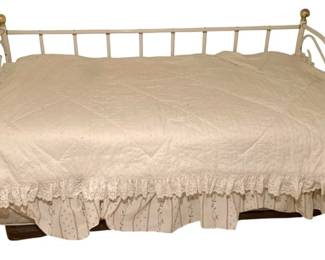 633 - Trundle Day Bed w/ bedding - 21 x 79 x 43