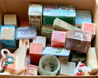 699 - Assorted Items (Description): contents of box not verified