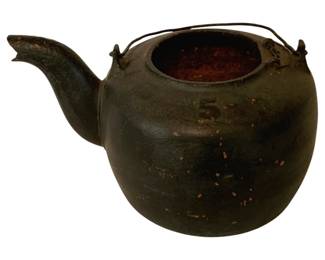 646 - Vintage Black Cast Iron Tea Kettle (Description): 7 x 11