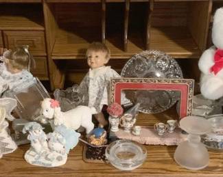 324 - Lot of Assorted Decor Items - Dolls & More