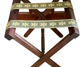 684 - Luggage Stand - 20.5 x 15 x 18