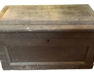 65 - Primitive Wooden Trunk - 20 x 34.5 x 19