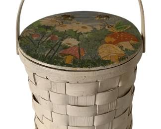 319 - Vintage Woven Basket w/ flip lid Fomerz Spain (Description): 10 x 7