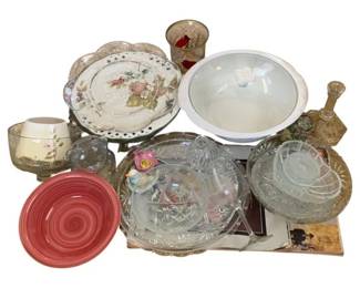 253 - Lot of Assorted Items - Glass Bowls, Decor Items