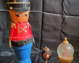 Nutcracker Musical Egg, Smithsonian Snow Globe Decorative Figure