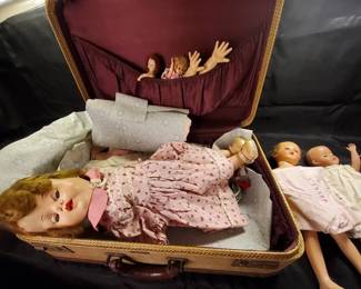 Antique Toy Lot Cinderella No 4 Doll in Retro Suitcase with additional dolls