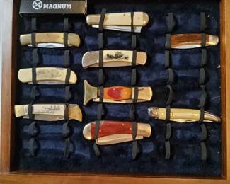9 Collectable Pocket Knives With Display Case