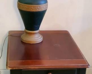 Hammary Side Table Decorative Lamp Set
