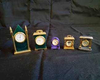 5 Miniature Tabletop Clocks