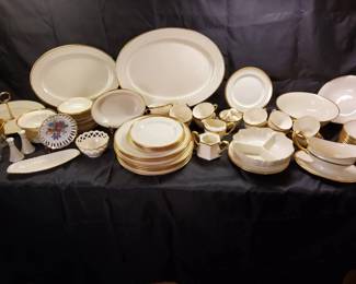 Timeless Elegance Extensive Lenox GoldRimmed Fine China Collection