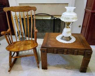 Furniture Lot Rocking Chair, Lane Side Table Floral Table Lamp