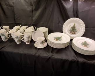 Nikko Happy Holidays Christmas Dinnerware Collection