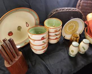 VegetableThemed Dinnerware Steak Knife Set Lot