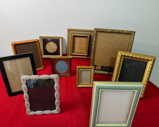 Lot 61: Various Picture Frames