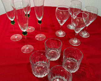 Lot 63: Miscellaneous Glass and Stemware