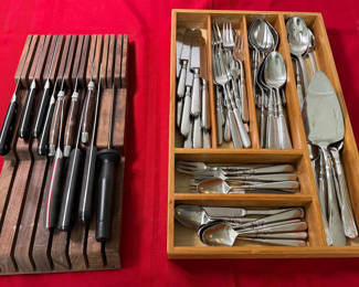Lot 46: Williams-Sonoma Knife Block, Knives, Flatware, and Organizer