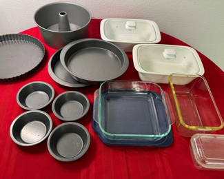 Lot 45: Bakeware Lot